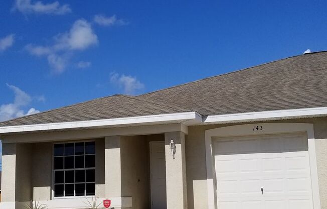 3 bedroom 2 bath 1 Car Garage Duplex!