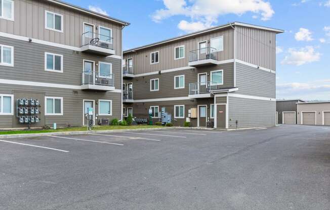 Dakota Flats Apartments in Spokane, Washington Exterior