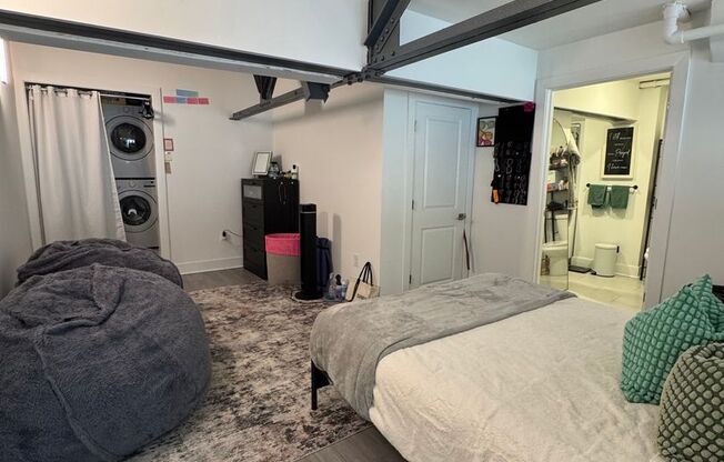 1 bed, 2 baths, 969 sqft, $1,495, Unit L108
