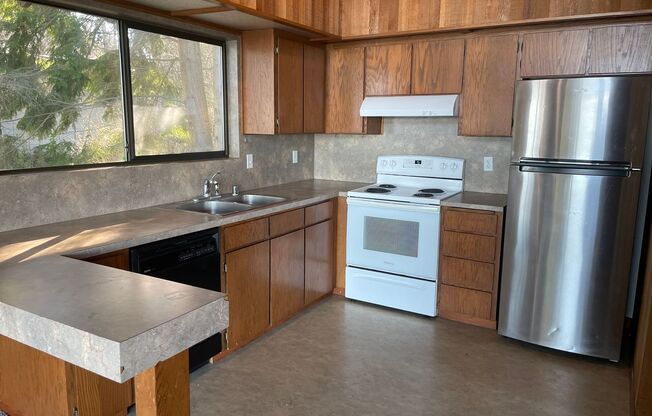 Comfortable View Home in Greenbank!