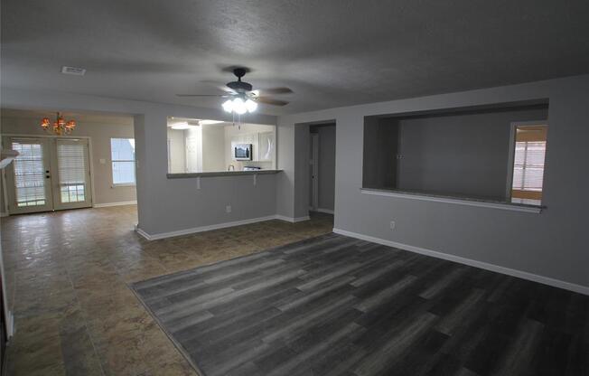 21023 RIVERSIDE RDG LN