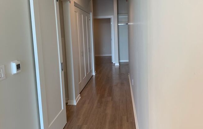 2 beds, 1 bath, 991 sqft, $2,350, Unit 415