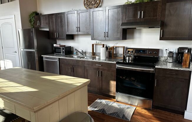 Studio, 1 bath, 1,142 sqft, $2,434, Unit 301