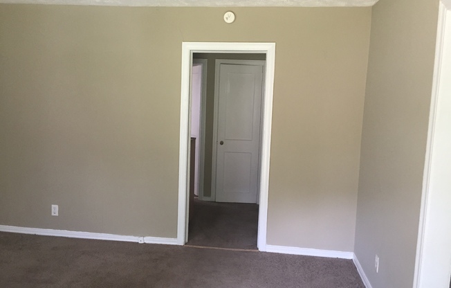 2 beds, 1 bath, $800