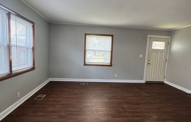 Two bedroom Ranch Style home in Lansing, IL AVAILABLE NOW !!