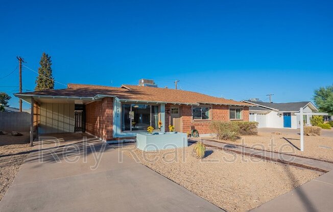 8416 E RANCHO VIS DR