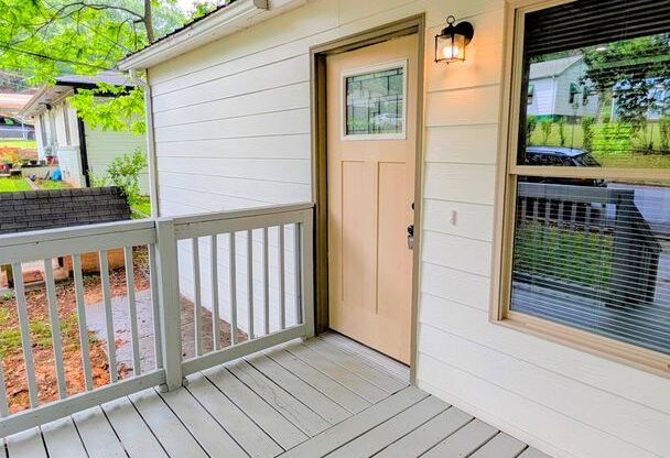 Newly Renovated | Upstairs Duplex | Minutes from Downtown Gainesville