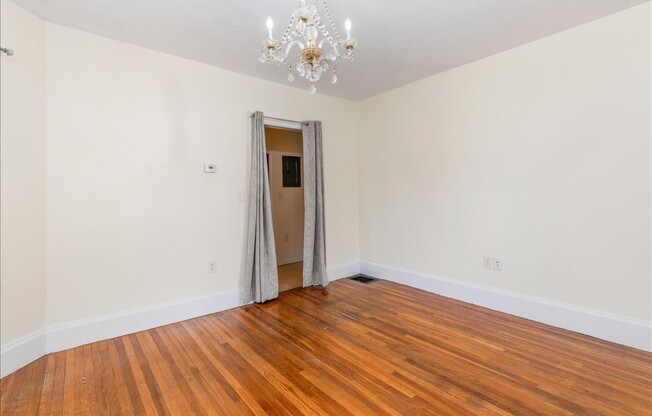 2 beds, 1 bath, 1,375 sqft, $2,700, Unit 1