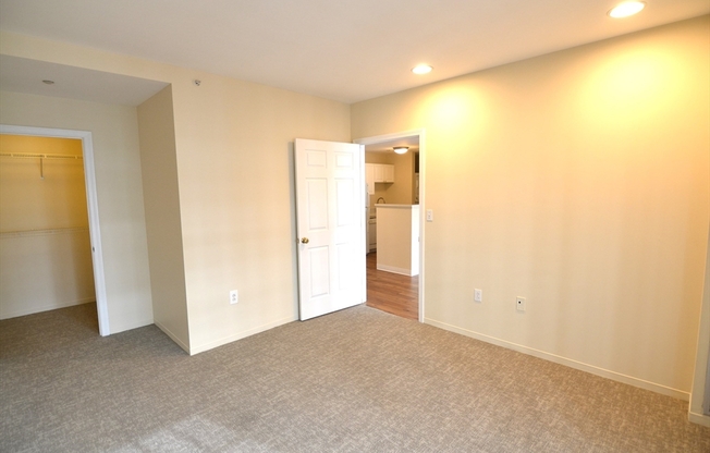 1 bed, 1 bath, 722 sqft, $3,700, Unit 713