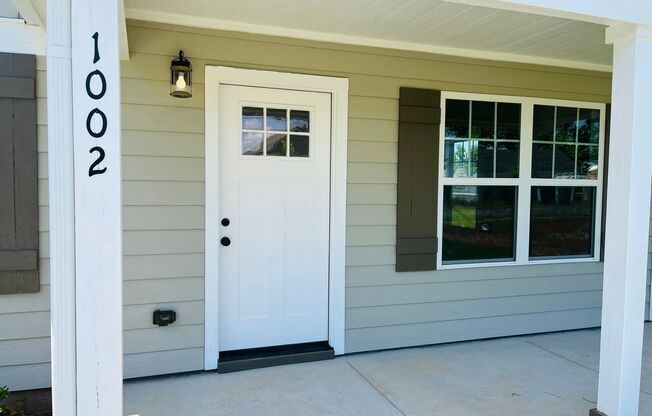 BRAND NEW 3 bedroom, 2 bath home in Lagrange! Must see!