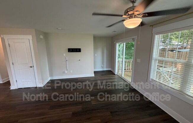 1204 W AIRLINE AVE