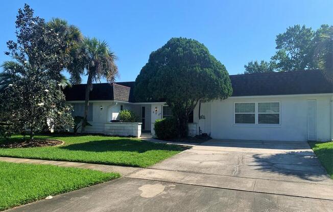 523 SPG OAKS BLVD