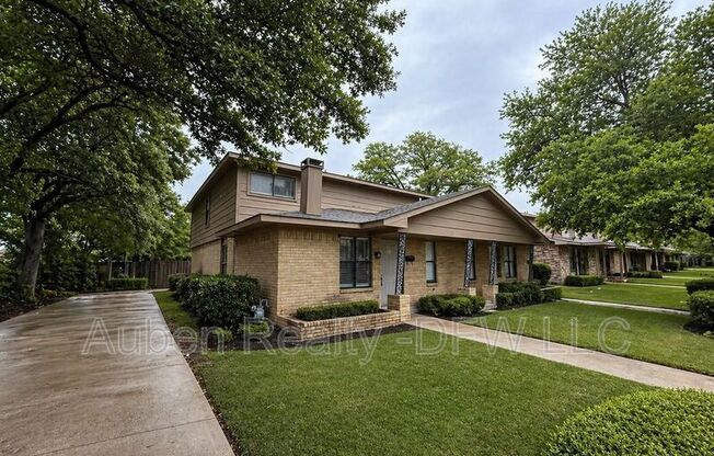 921 W ROCHELLE RD