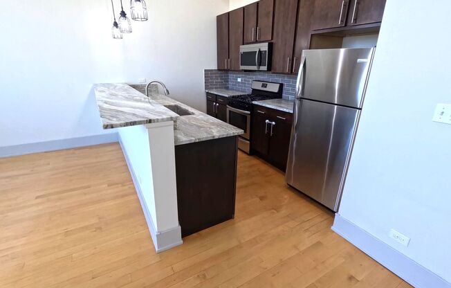 2 beds, 1 bath, 1,150 sqft, $2,595, Unit 1432-321