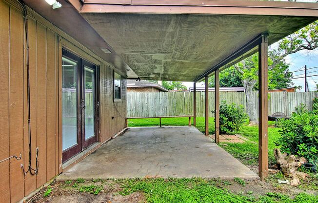 3 beds, 2 baths, $1,750