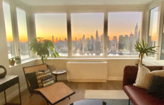 52 BLVD LIC