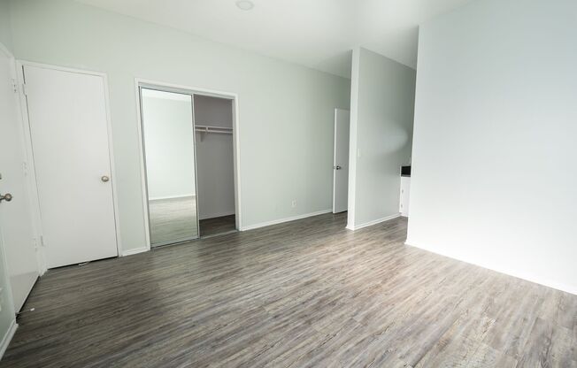 2 beds, 2.5 baths, 1,250 sqft, $2,198, Unit 250