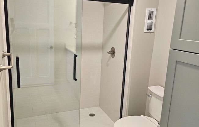 3 beds, 2 baths, 1,218 sqft, $1,450, Unit Neptune 207