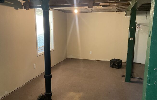 2 beds, 1 bath, $1,725