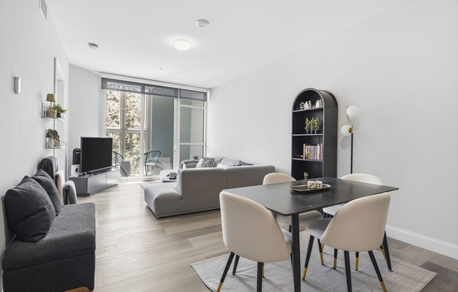 1 bed, 1.5 baths, 926 sqft, $3,975, Unit 309