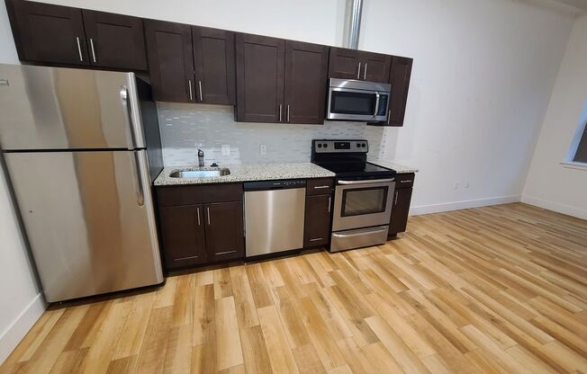 Studio, 1 bath, 441 sqft, $995, Unit 206