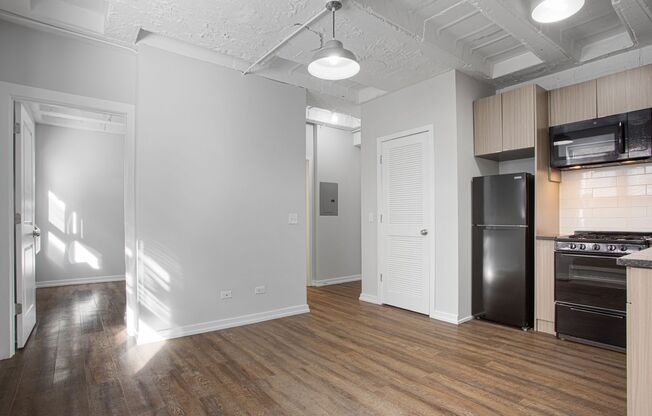1 bed, 1 bath, $1,795, Unit 308