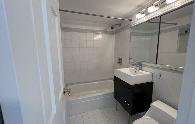 1 bed, 1 bath, 830 sqft, $3,100, Unit 10C