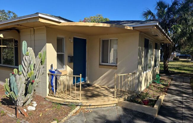 2 beds, 1 bath, $1,600