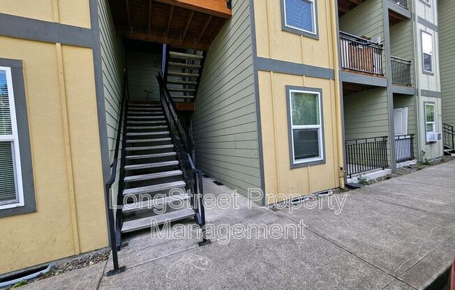 300 SE 148 AVE