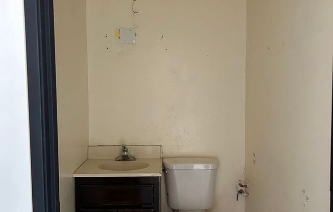 Studio, 1 bath, $3,000, Unit 310B