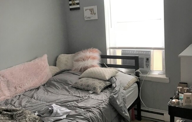 2 beds, 1 bath, 1,250 sqft, $1,250, Unit 2F