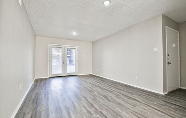 2 beds, 1 bath, 990 sqft, $995, Unit H3