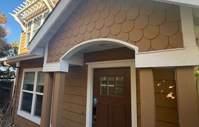Turnkey Elegance: Fully Furnished Executive Home at 401 S Hummingbird