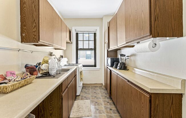 2 beds, 2 baths, 1,275 sqft, $2,950, Unit 540-2A