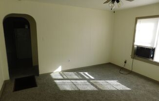 2 beds, 1 bath, $675