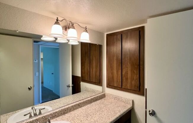 1 bed, 1 bath, 700 sqft, $1,500, Unit 50