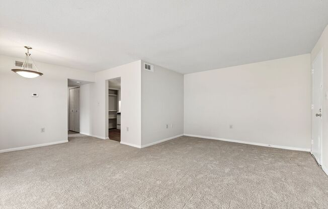2 beds, 1.5 baths, $1,100, Unit Unit C-305