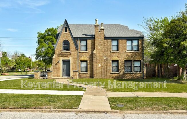 701 NE 14 ST
