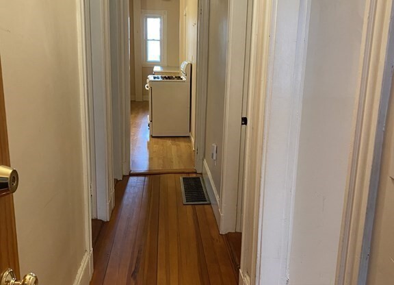 32 Raven St