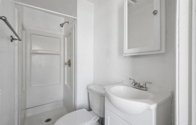 2 beds, 1 bath, 800 sqft, $899, Unit 103 W Lincoln Ave #9