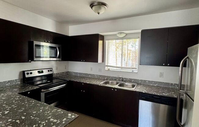 4 beds, 2 baths, 1,407 sqft, $2,575, Unit 092