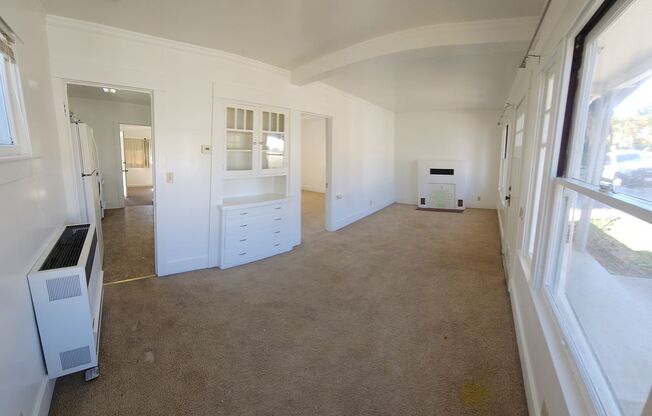 2 beds, 1 bath, $2,750