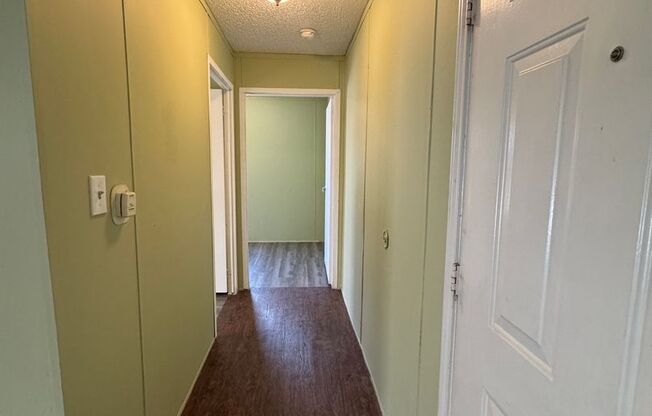 3 beds, 1 bath, $1,100