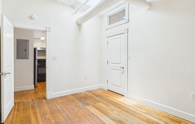 2 beds, 2 baths, 925 sqft, $1,600, Unit 404