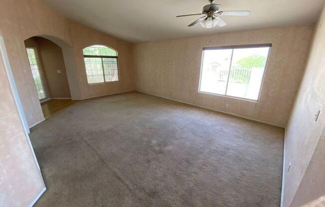 4 bed/3 bath home located in Henderson