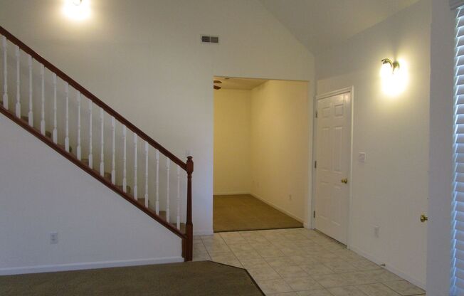 Beautiful Three Bedroom Town-Home Located off West Broadway - Available June 28th!!!