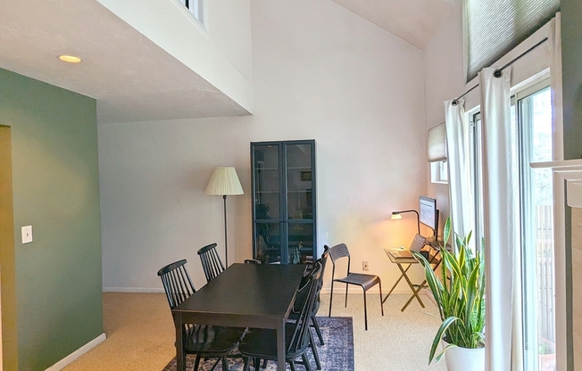 1 bed, 2 baths, 708 sqft, $2,100, Unit A304