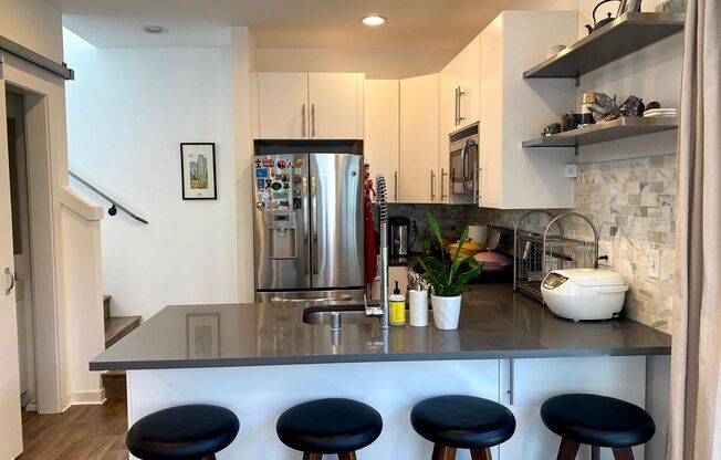 Keep $500! Modern Townhouse in South Park!