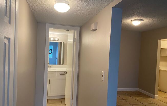 1 bed, 1 bath, $1,340, Unit Apt. A