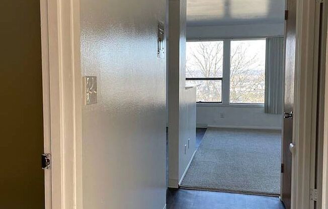 Welcome Home to The Chalet Apartments – Convenient Renton Living!